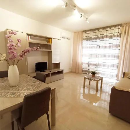Marisol Apartment