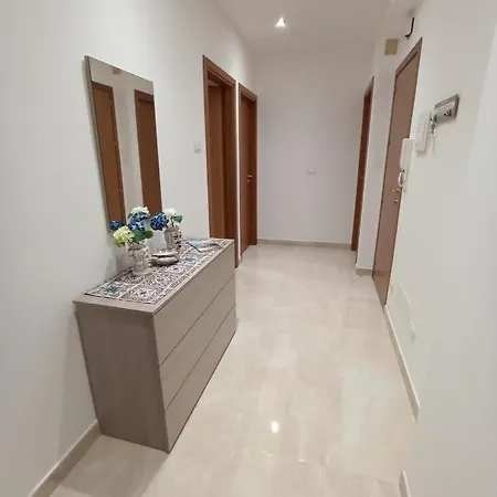 Marisol Apartment *